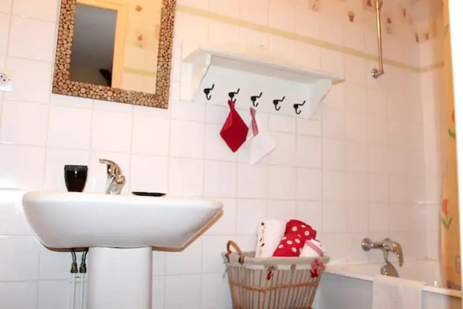 House With 5 Bedrooms in Croutoy, With Enclosed Garden and Wifi