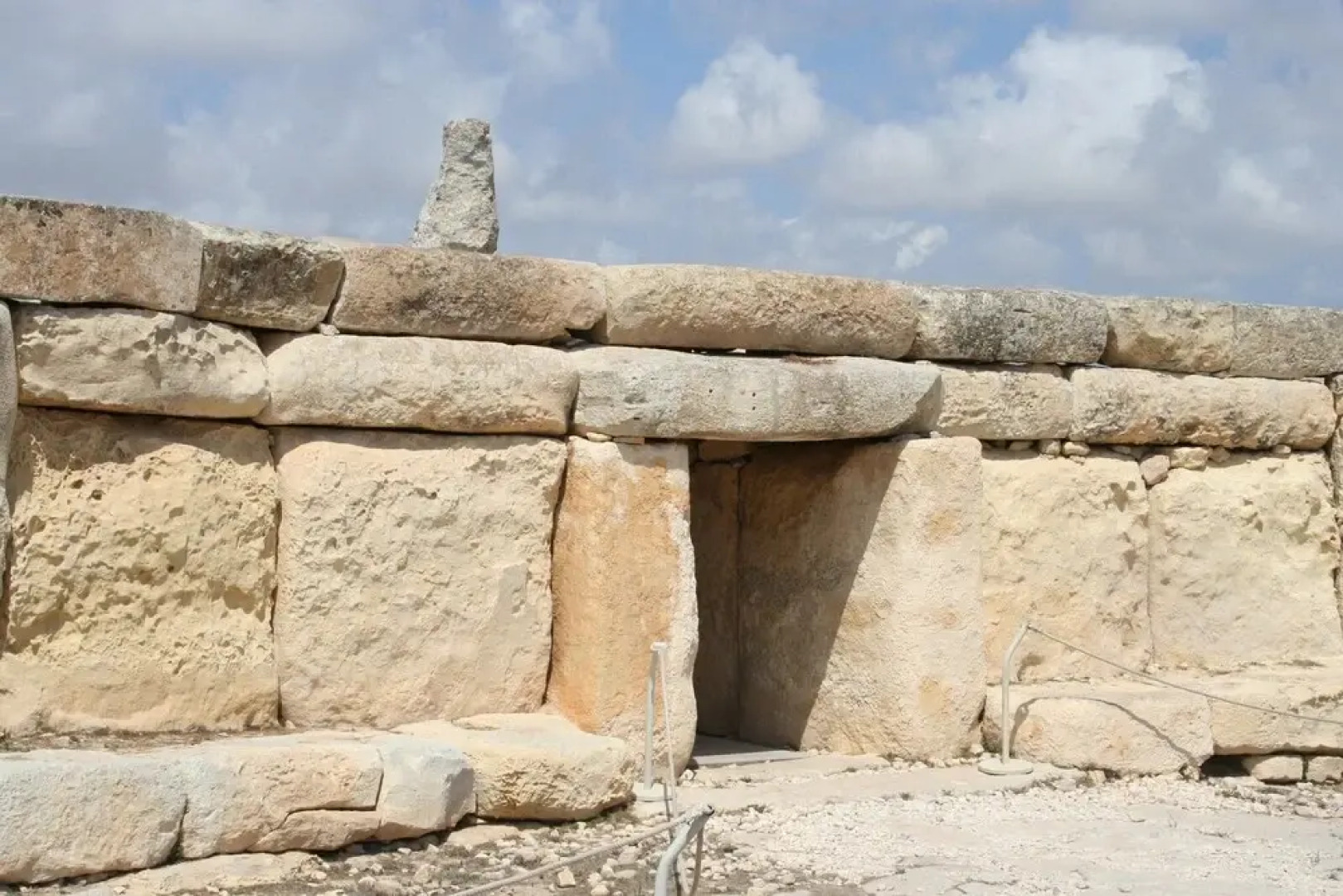 Seafront Apartment in Sliema With Pool, Upmarket Complex