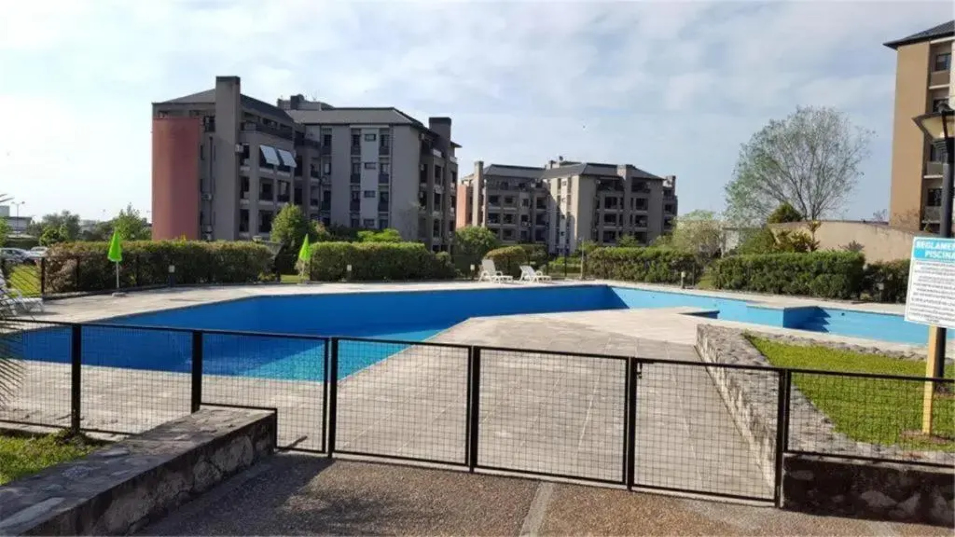 Lindo departamento moderno con espacios verdes