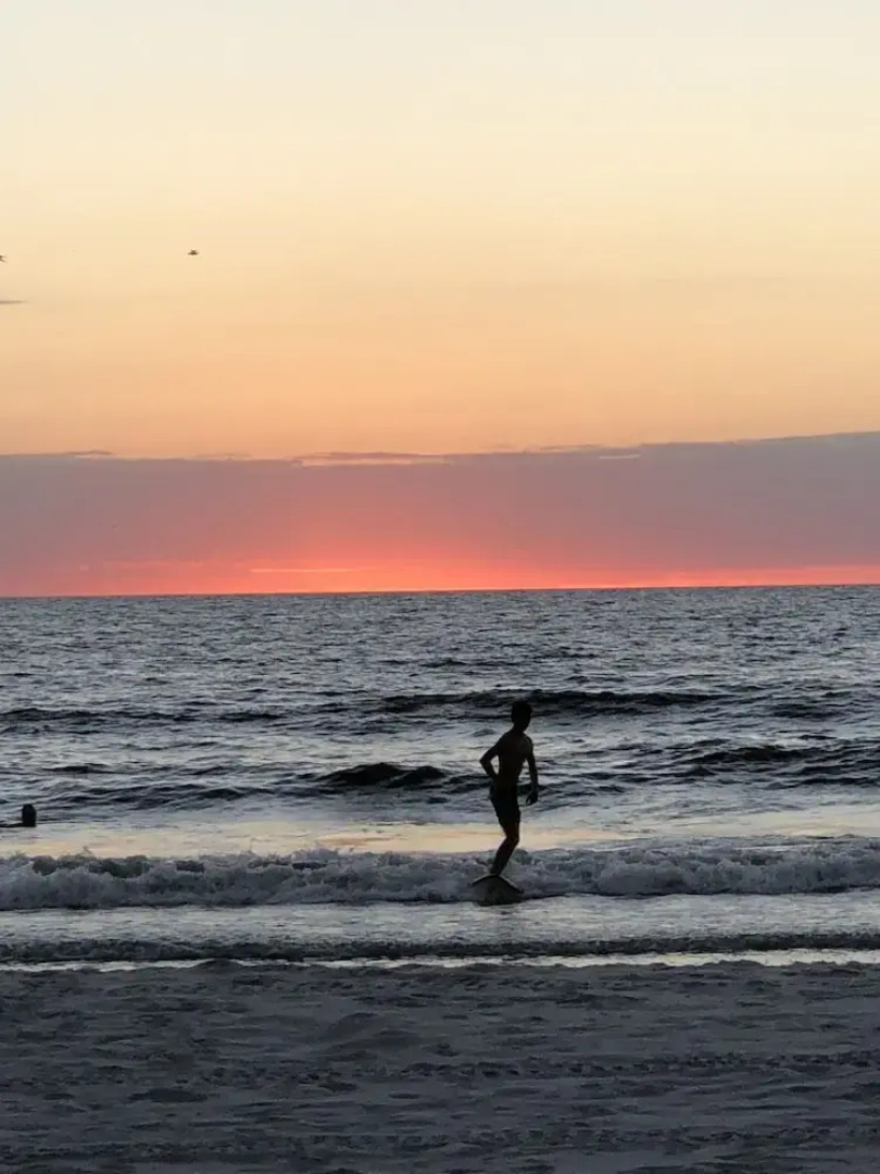 Naples vacation Rental, private pool, close to Vanderbilt Beach and De