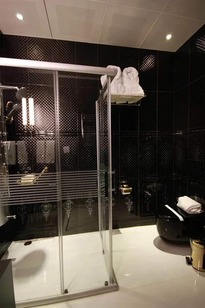 Sky Tower Deluxe Hotel