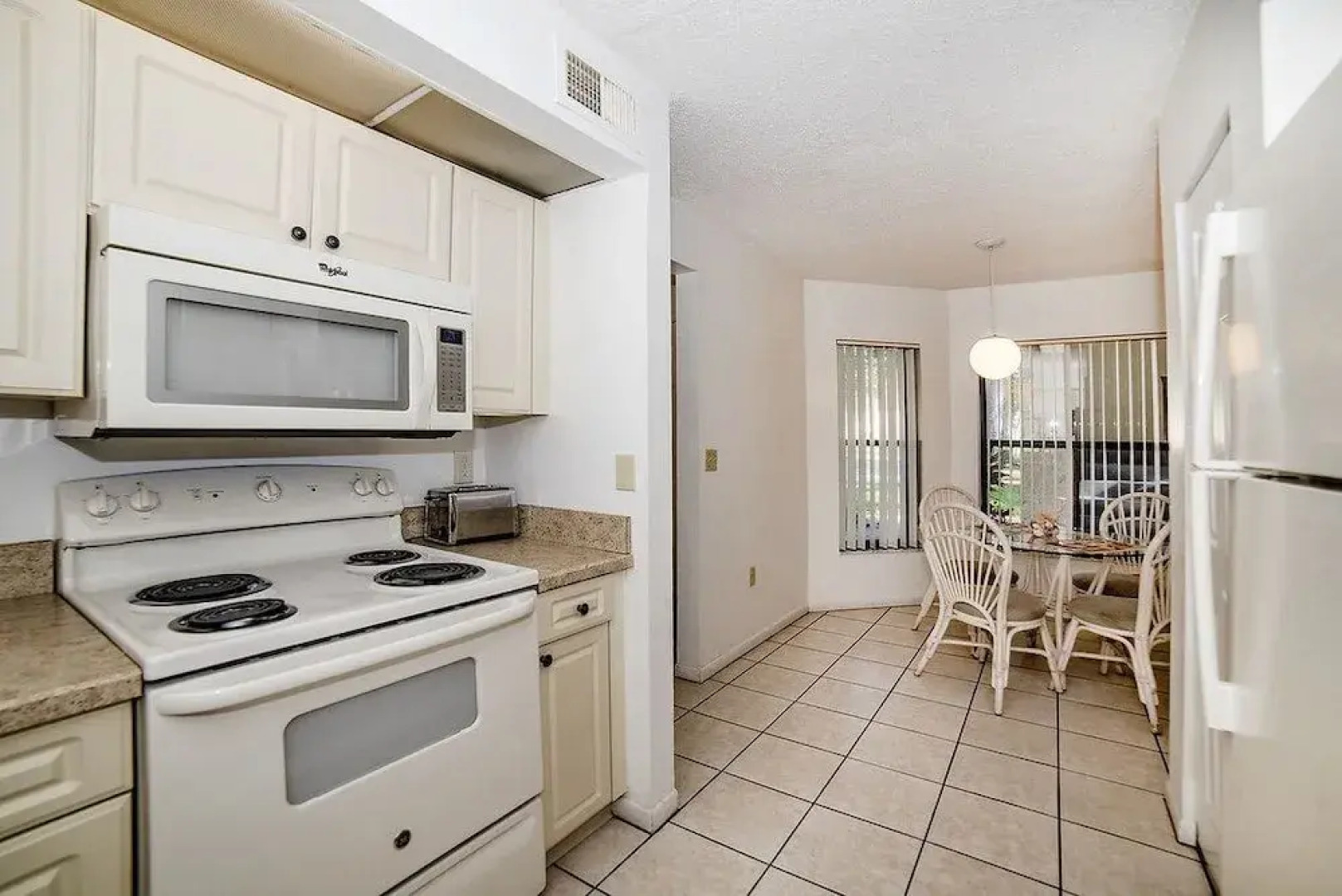 Shorewalk lakeview condo close to IMG