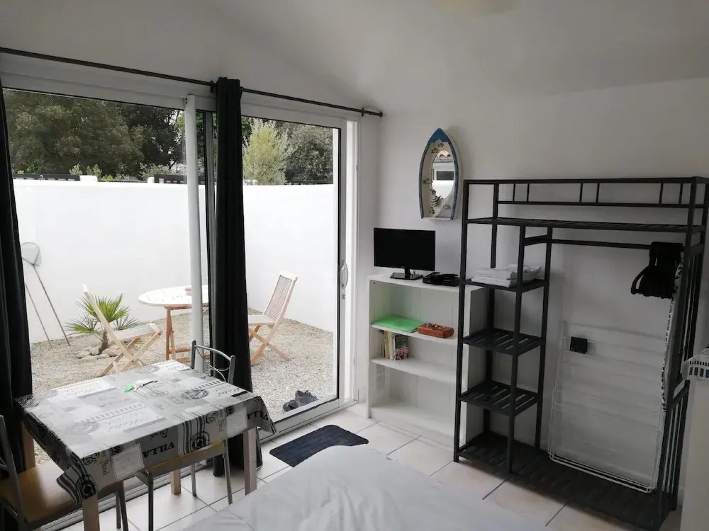 Clos DES Pins , Pavilion for 4 People, in the Heart of the Pine Forest, Heated Swimming Pool