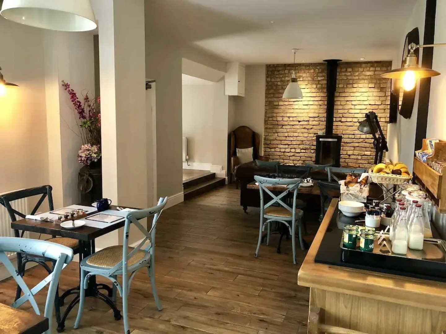 Treddolphin Guest House