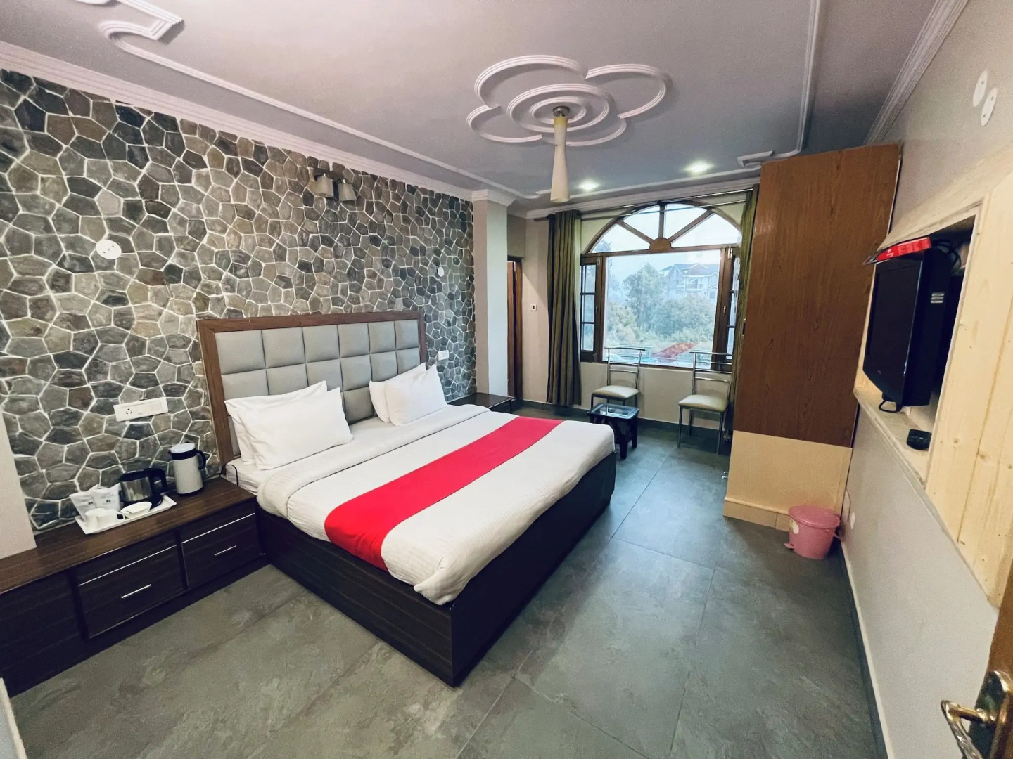 Hotel Himalayan Escape