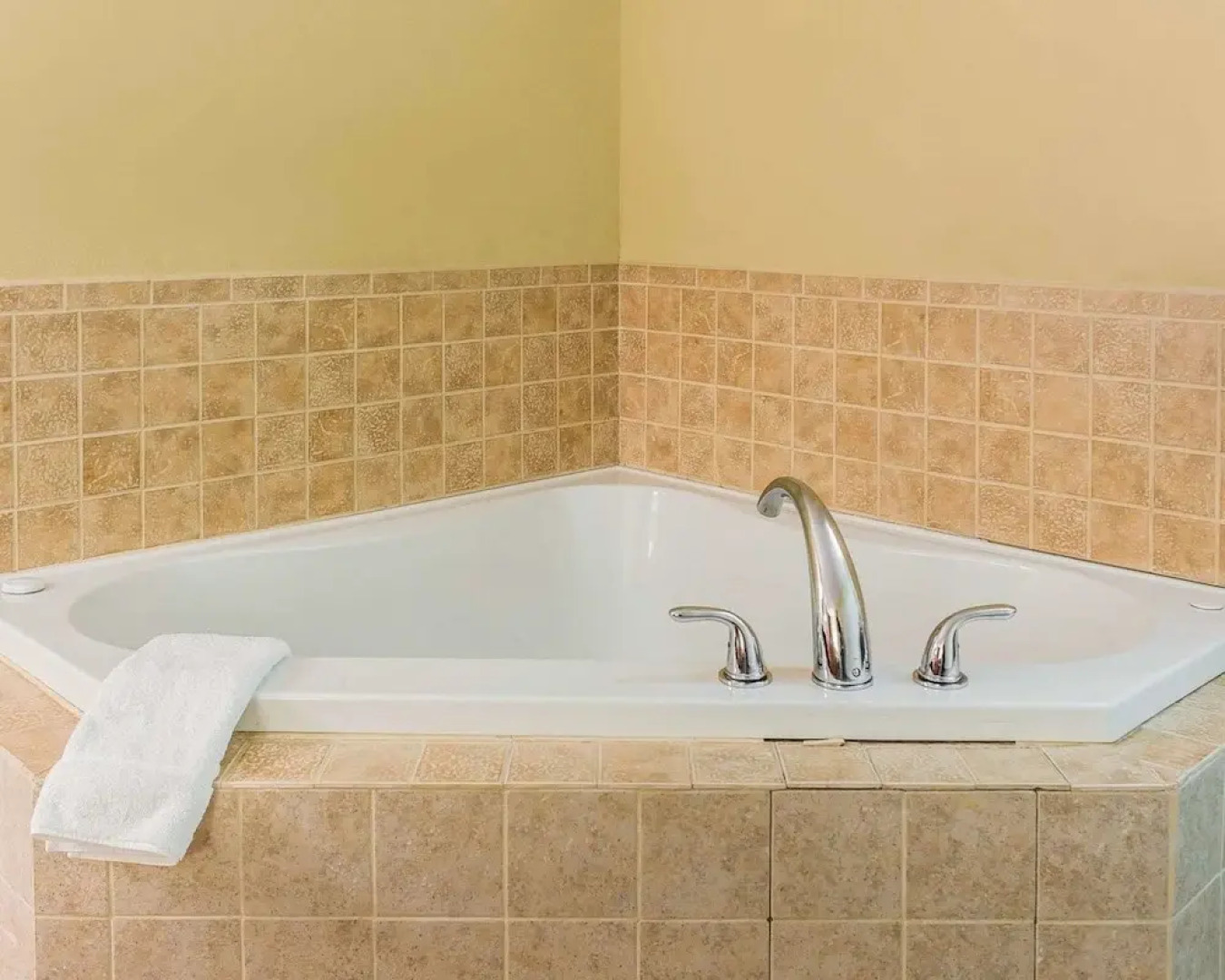 Country Hearth Inn & Suites