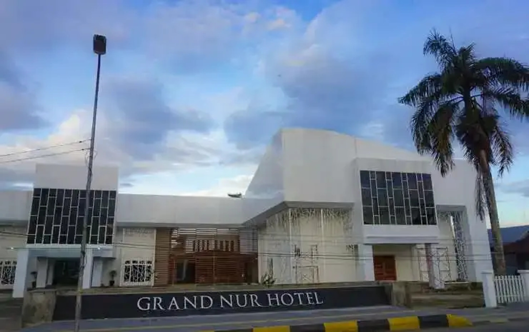 Grand Nur Boutique Hotel Watampone