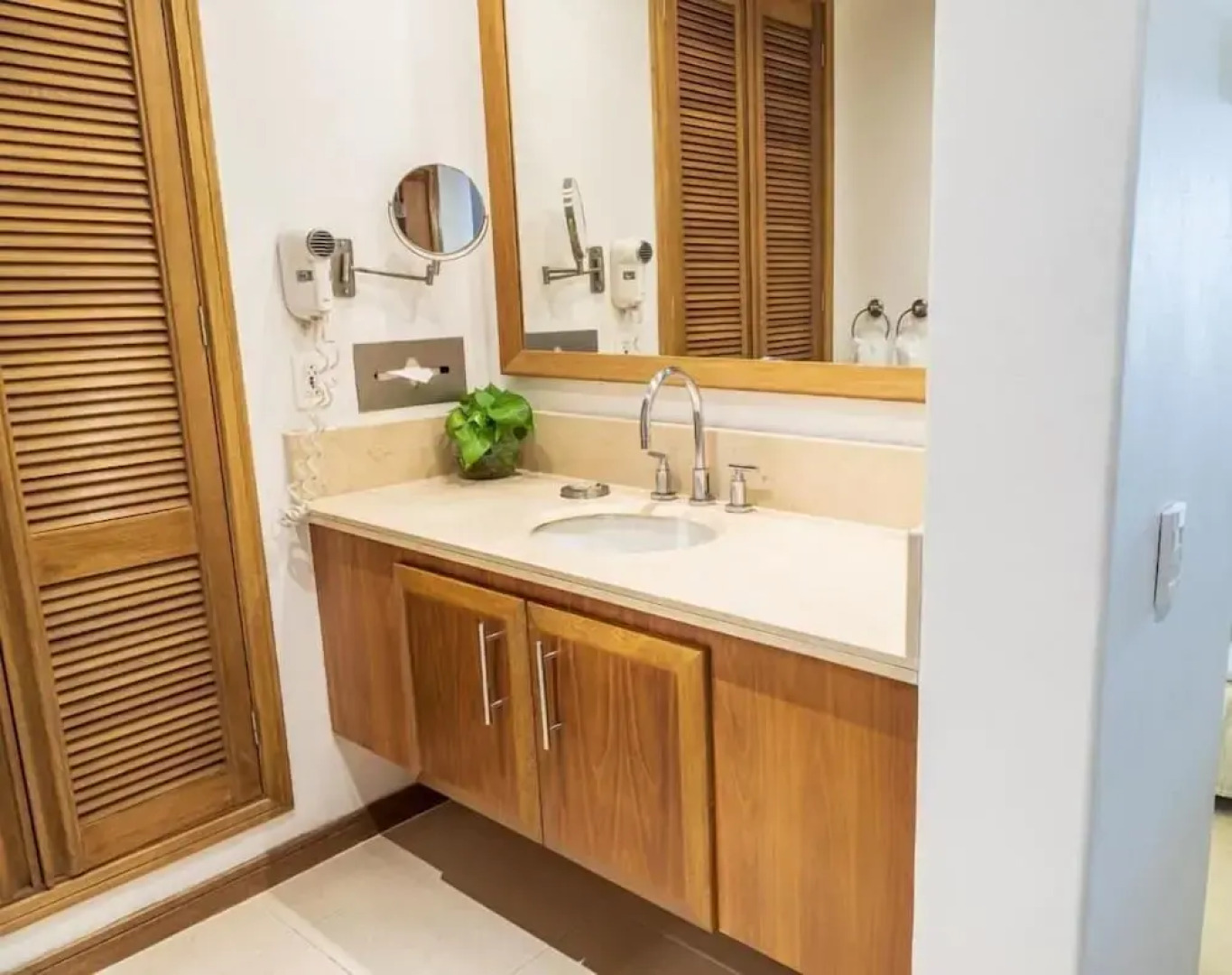 Hotel Irotama Del Mar