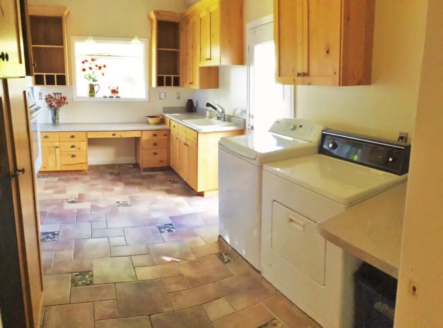 Huge 5-BR Home Just South of the City