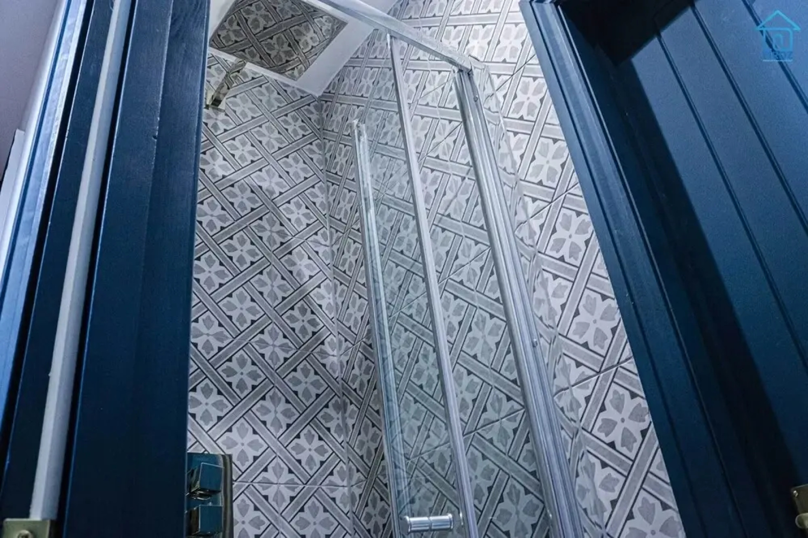 York Contractor House by Firoz Property Management