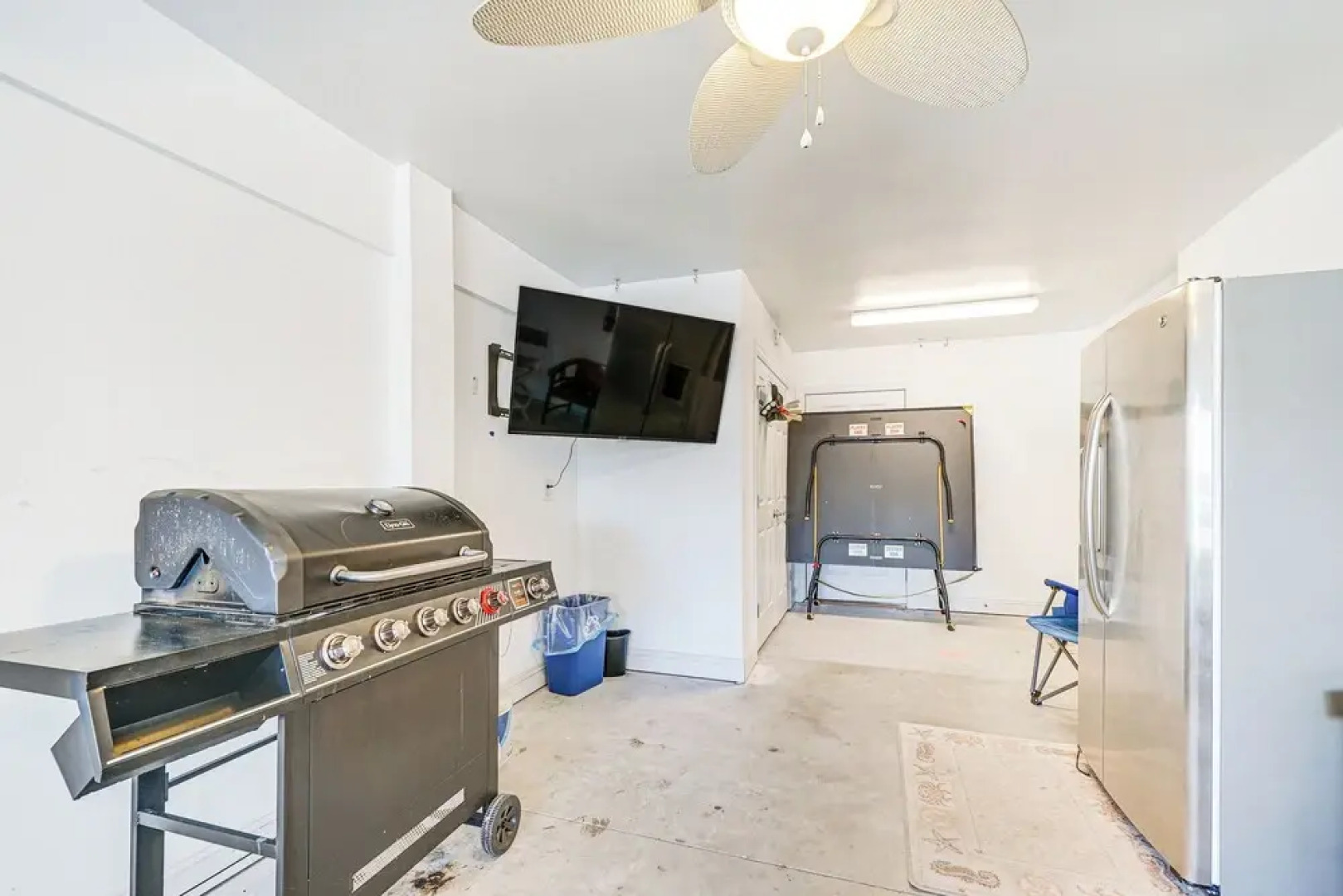 Breezy Kure Beach Home - Walk to Pier & Ocean!