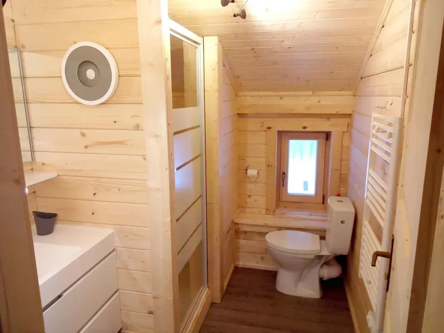 Chalet With 5 Bedrooms in Venosc, With Wonderful Mountain View, Enclos