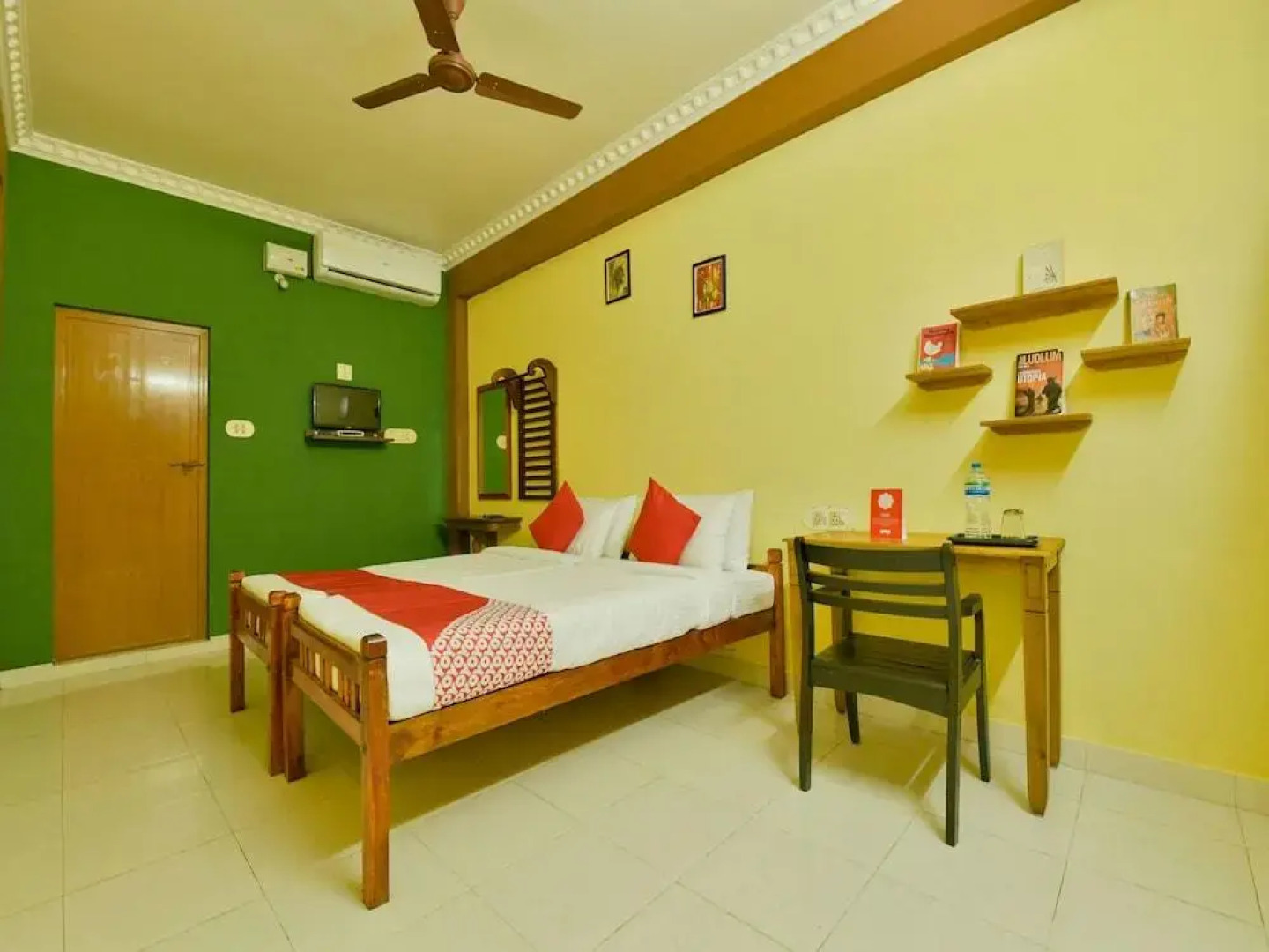 OYO 14342 Happy Rooms