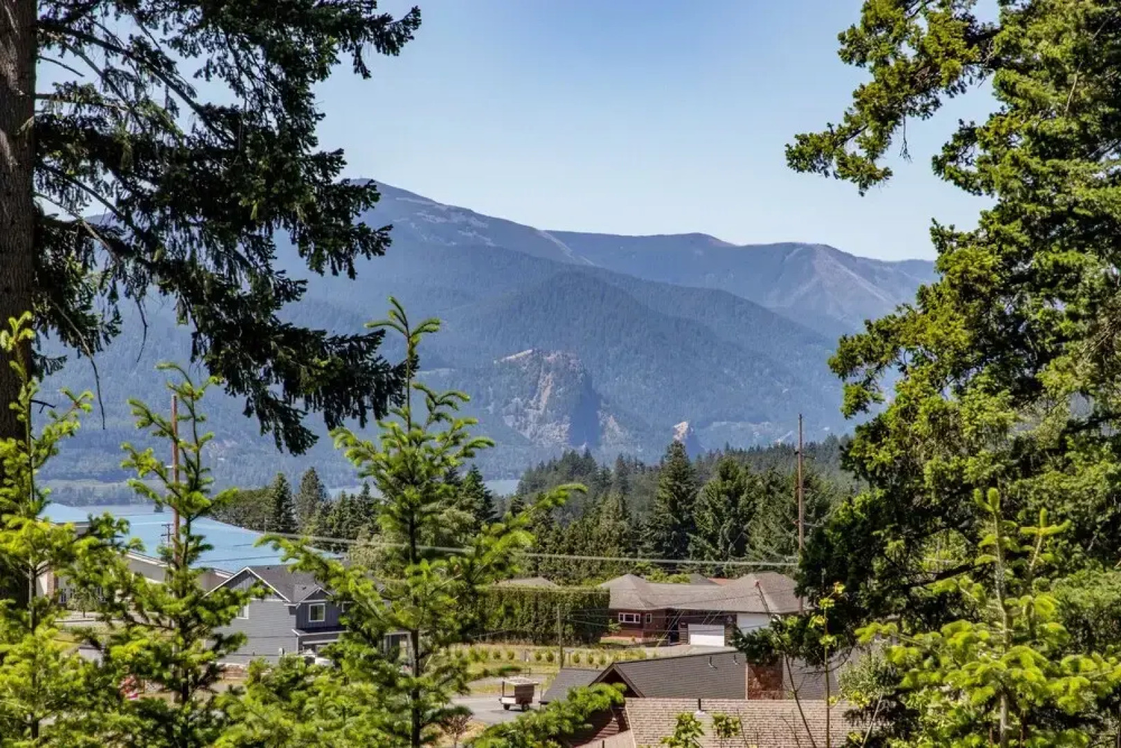 White Stag 4 Bedroom Home by RedAwning