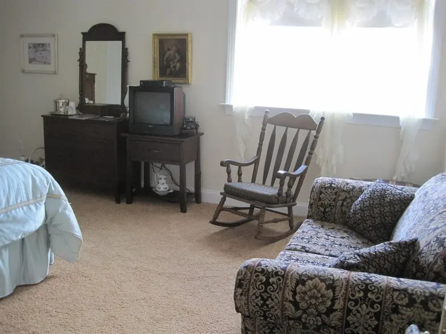 The Inn At Indian Creek & Indian Creek Bed and Stable