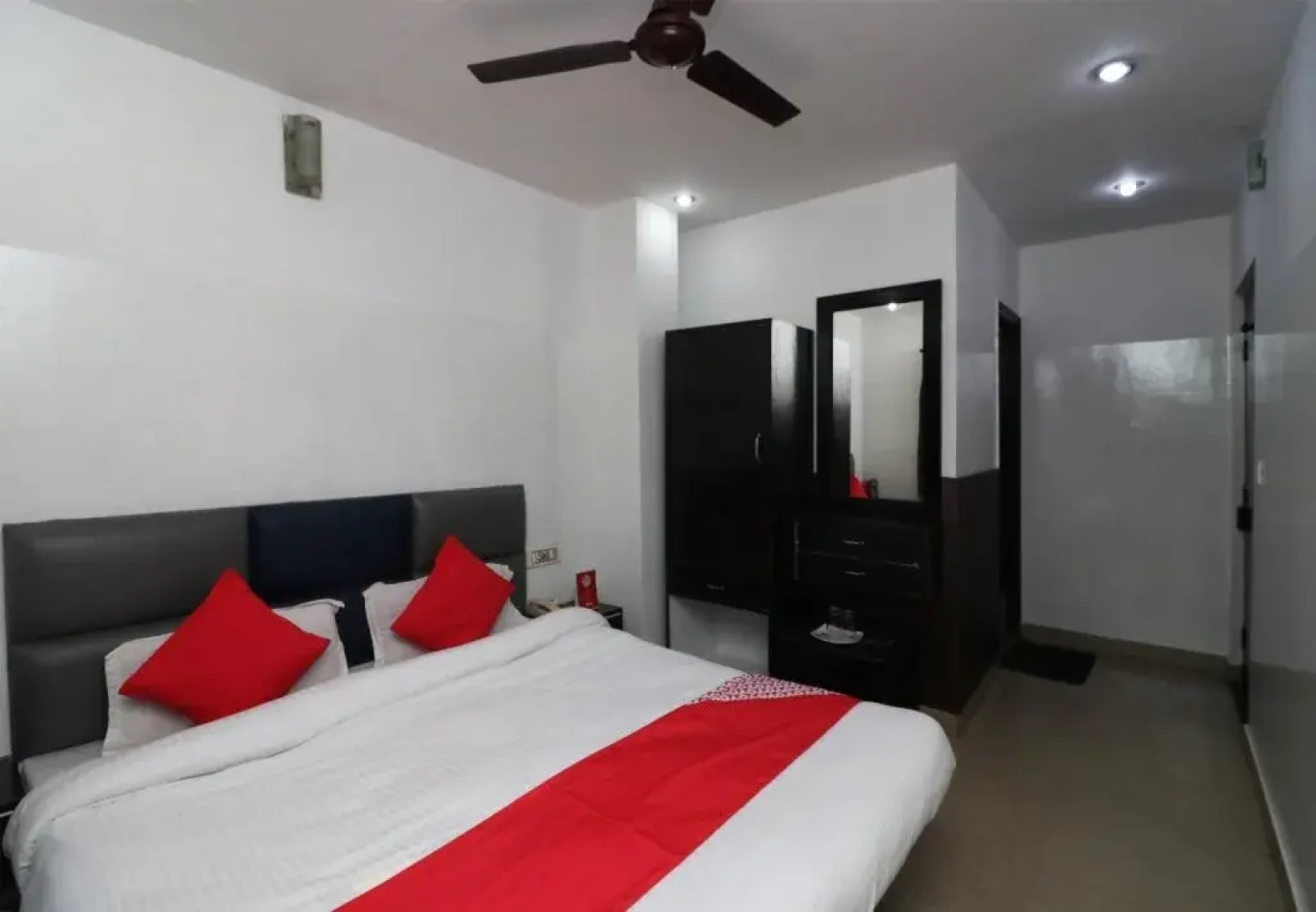 The Uttam Hotel By OYO Rooms