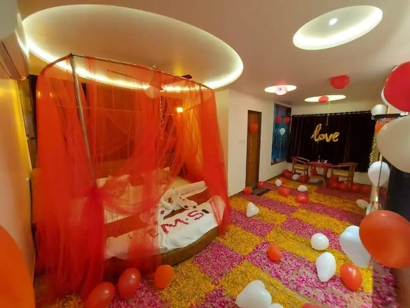 Hotel The Grand Piano