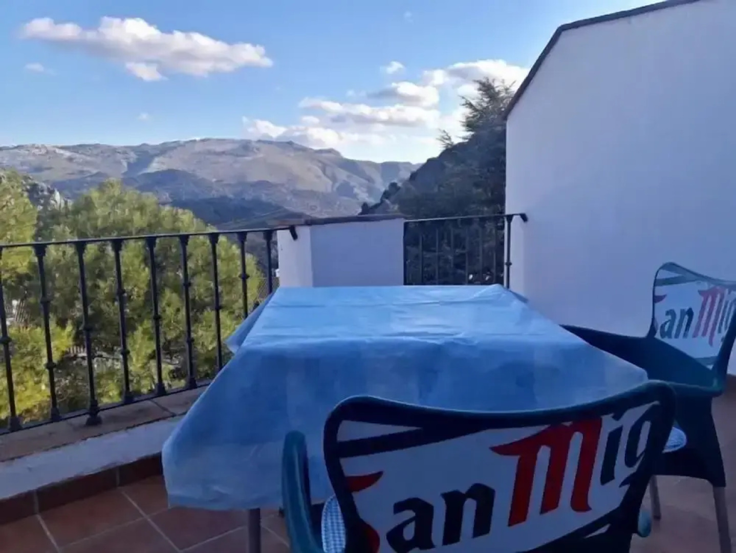 Apartamentos Sierra del Hacho