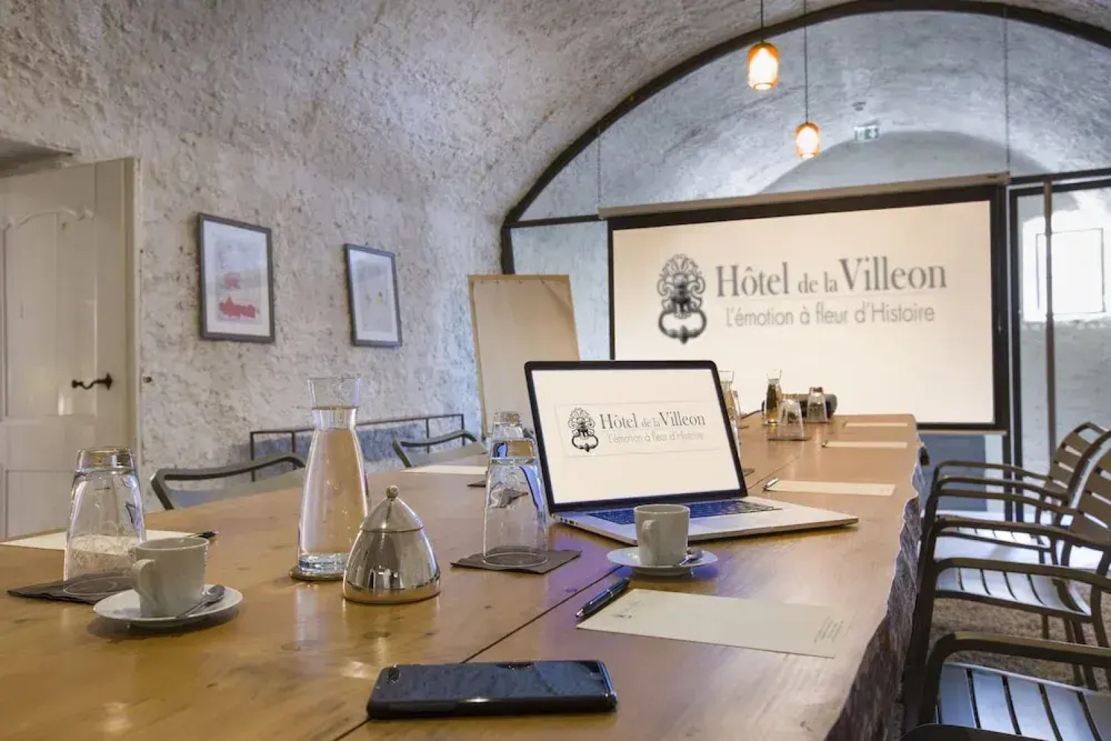 Hôtel de la Villeon - Hôtel 4**** - Bar - Jardins avec vues sur les vignobles - 50mns au sud de Lyon, en Ardèche