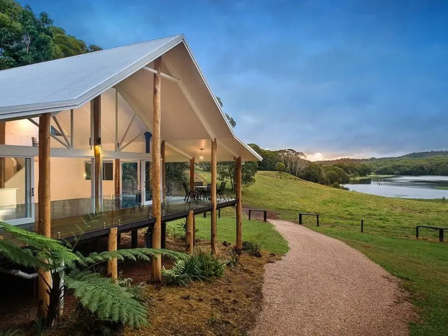 Lake House Watermark Estate Lake Tinaroo