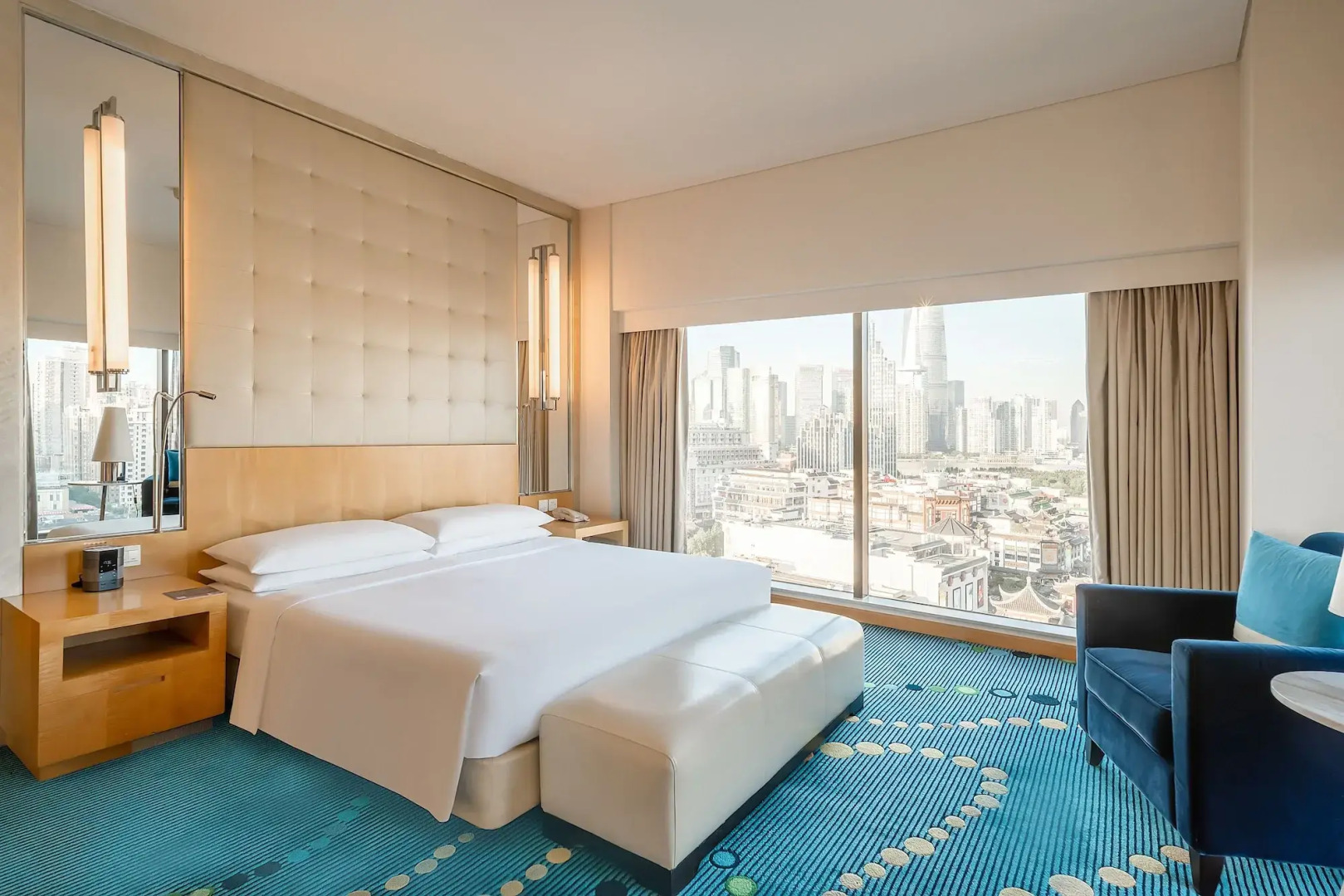 Отель Renaissance Shanghai Yu Garden