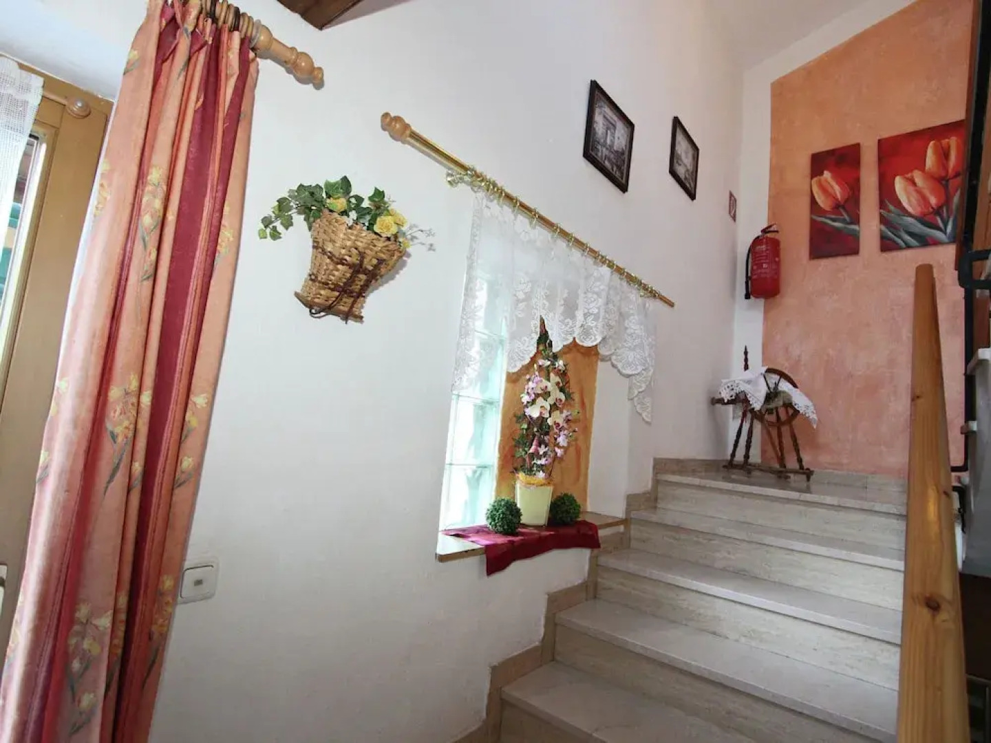 Spacious Holiday Home With Balcony, Sauna, Parking