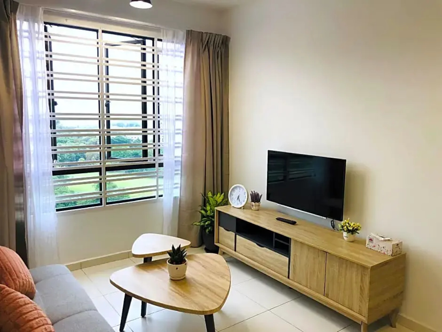 Homie6@ The Heights Residence/ 6-7 Pax