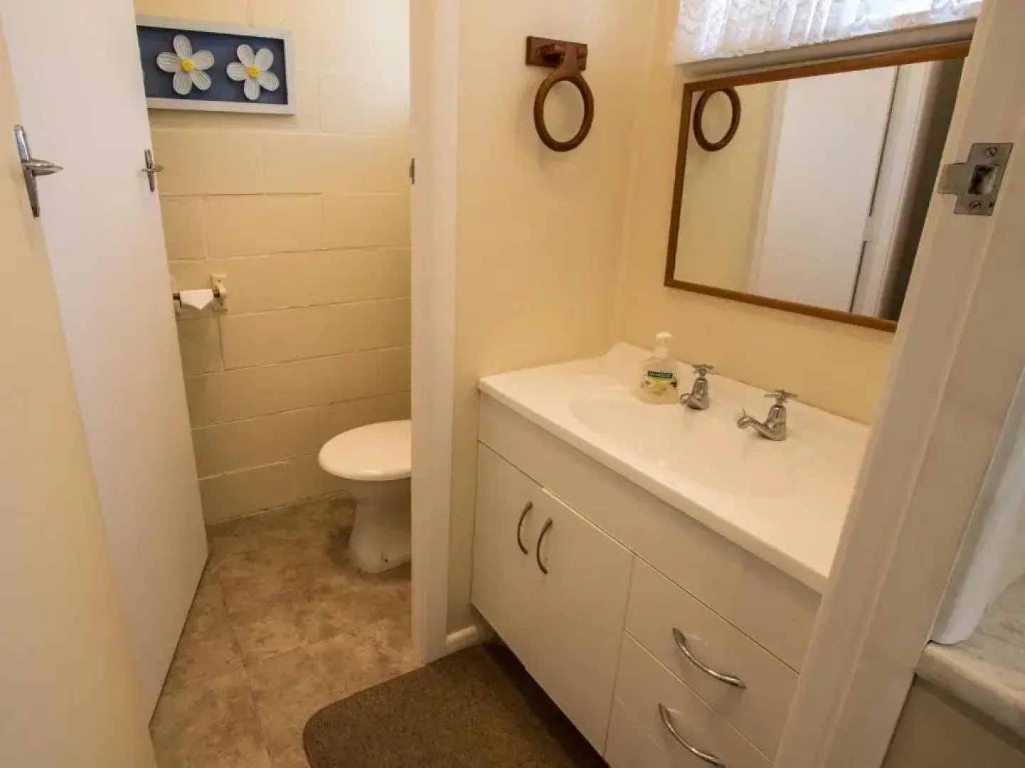 Beach Tata - Golden Bay Bach (Tata Beach)