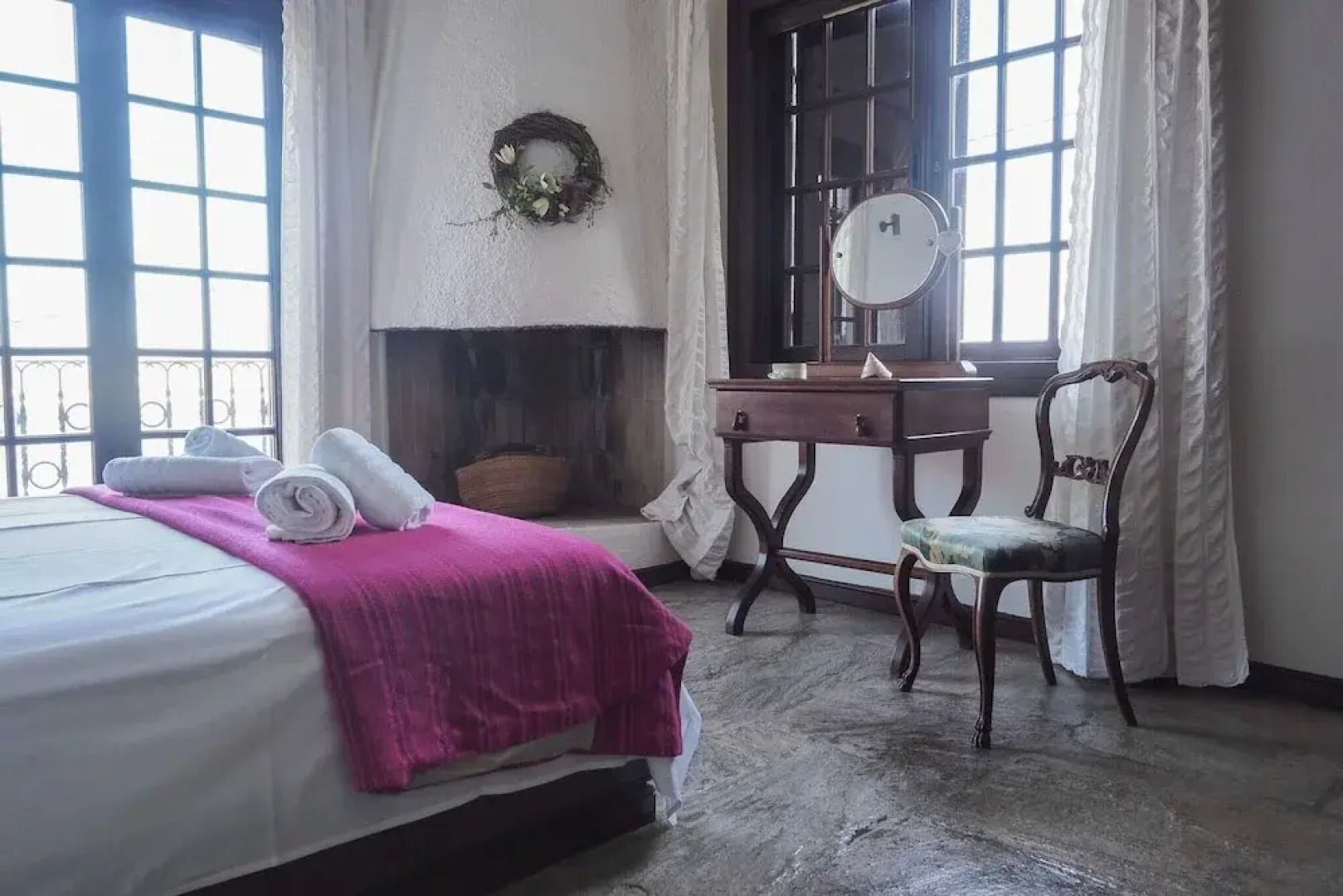 Sonia Rustic Mansion - 5bd 30 Sec Walk T