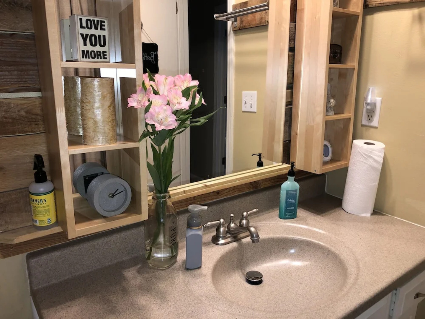 Becky & Marvels 420 Home With A Rentable Room And Wifi