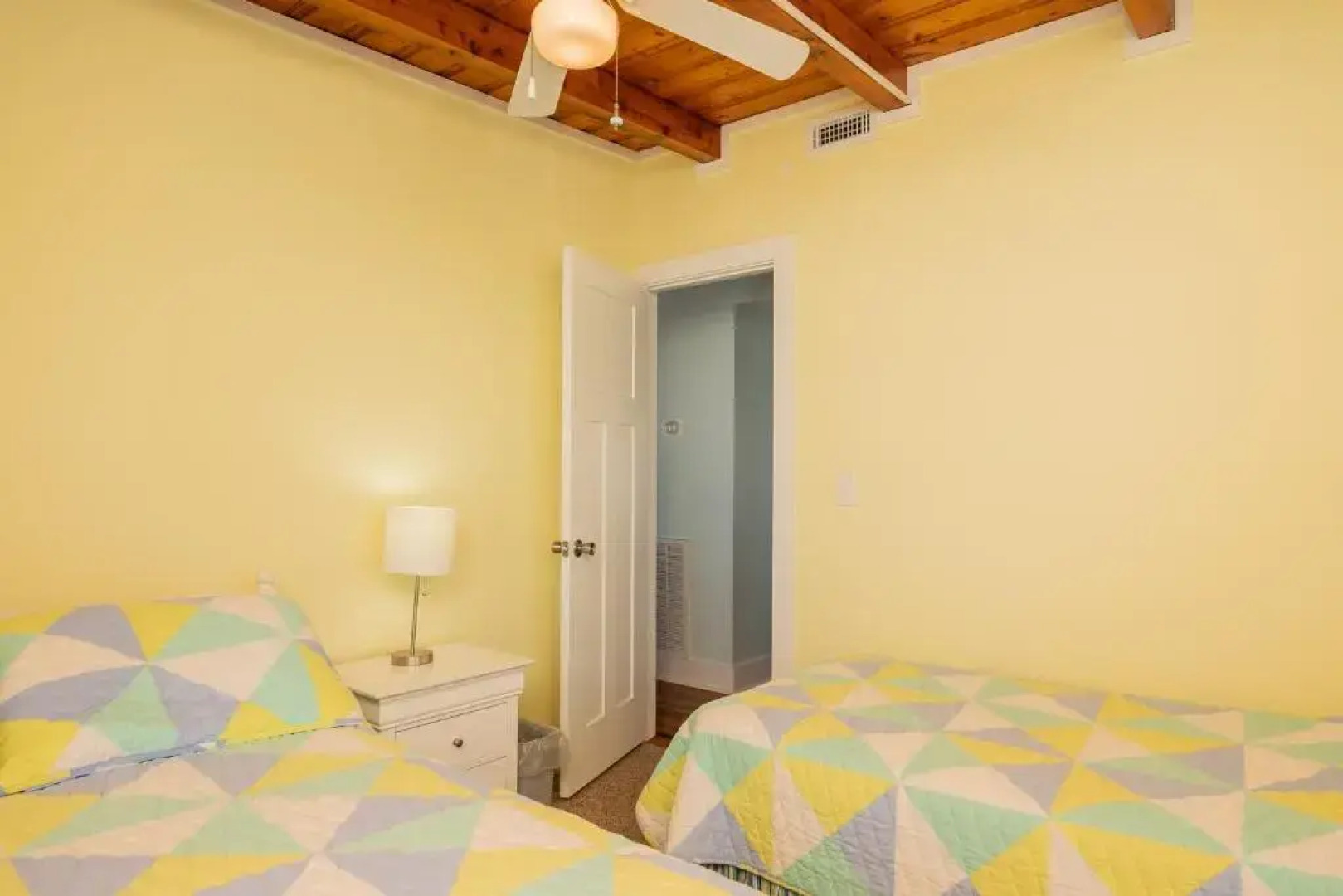 Chill'ax Inn by Oak Island Accommodations