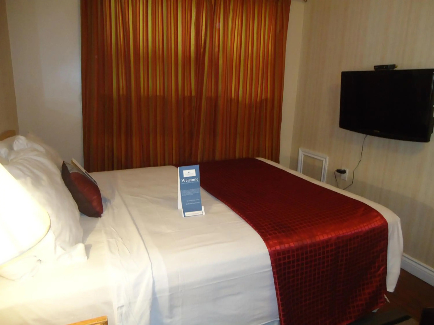 Bayside Inn & Waterfront Suites