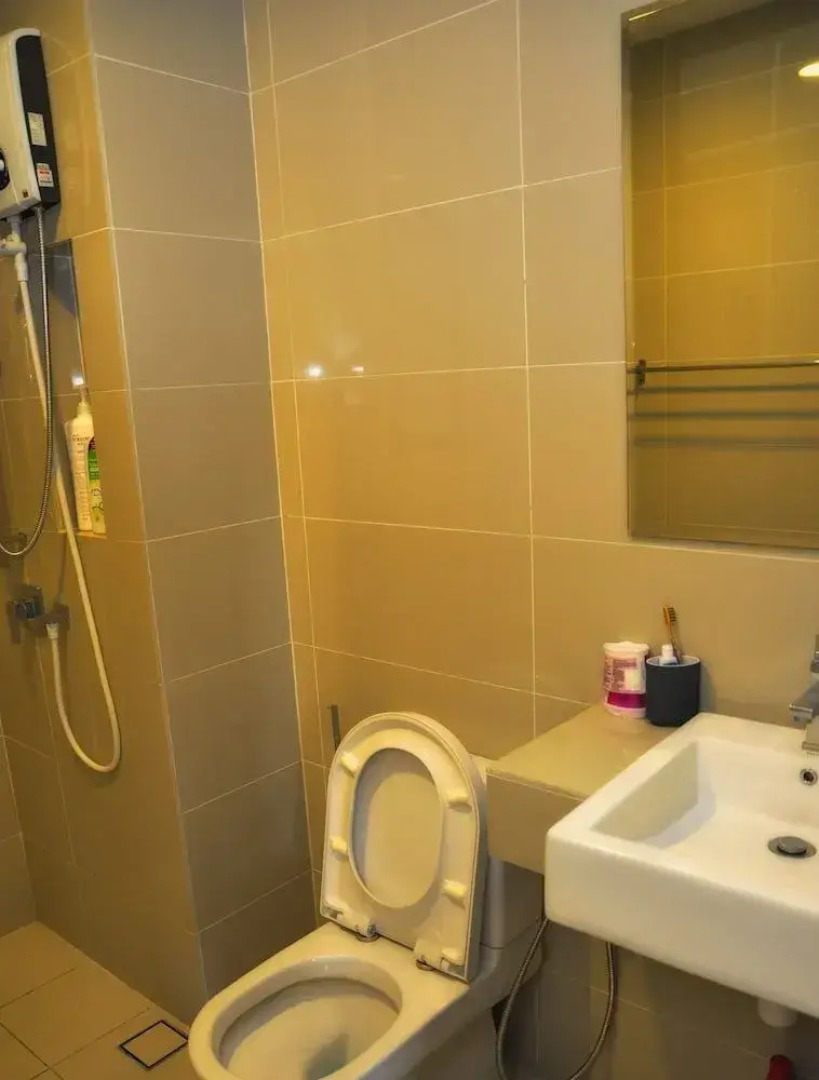 Pinebox Mirage by the Lake