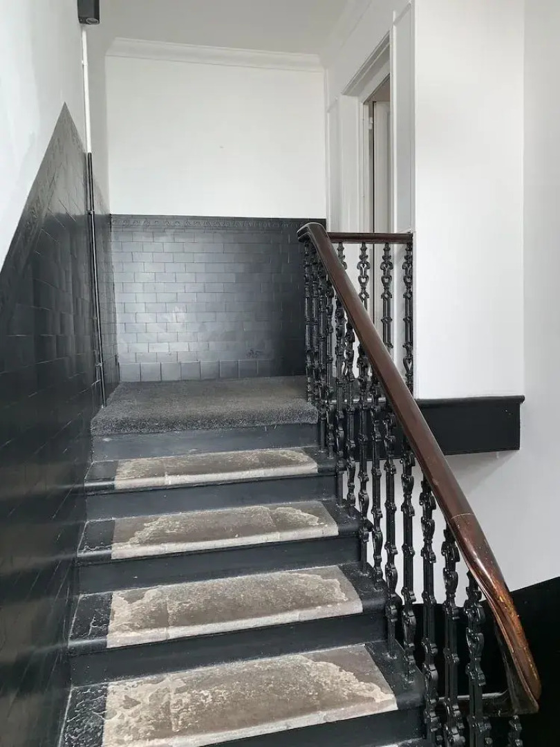 Village Tavern Apartment