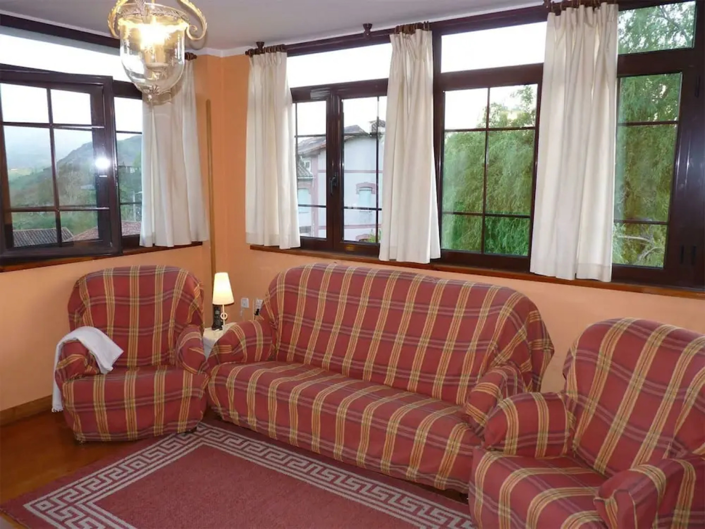 Heavenly Villa in Collia, Parres With Garden