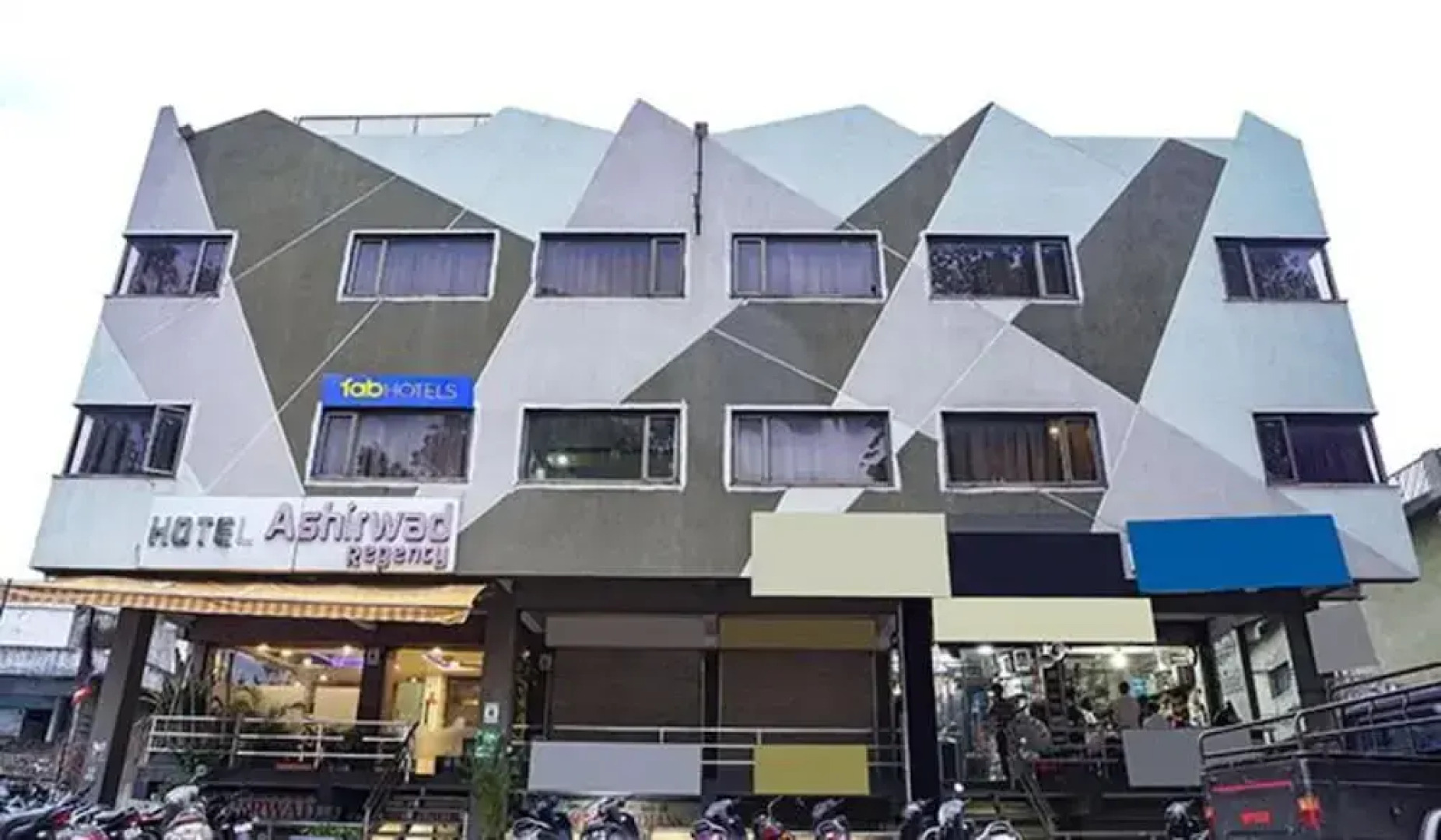 Fabhotel Ashirwad Regency