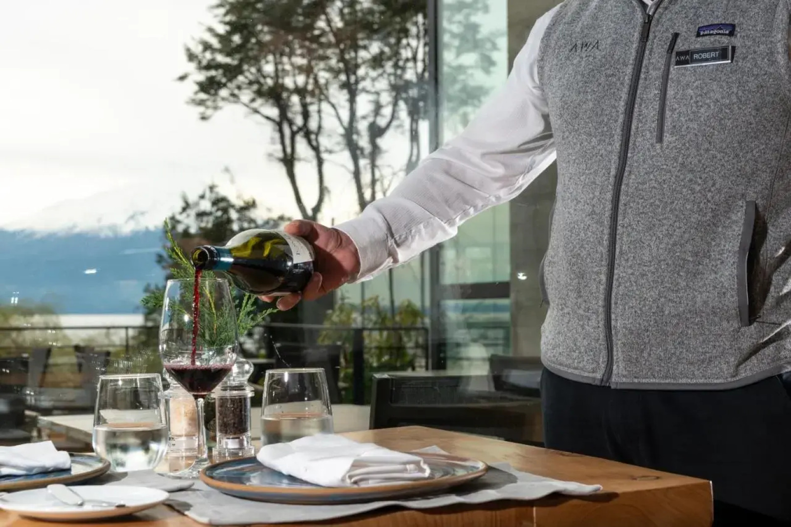 Hotel AWA Puerto Varas