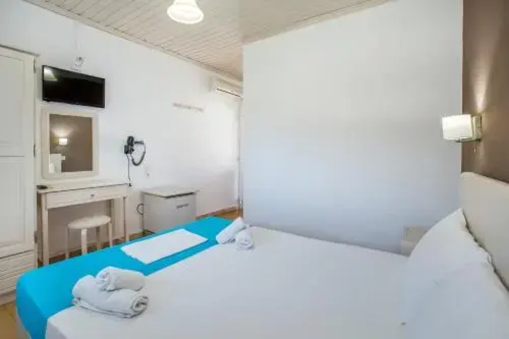 Green Velvet Hotel