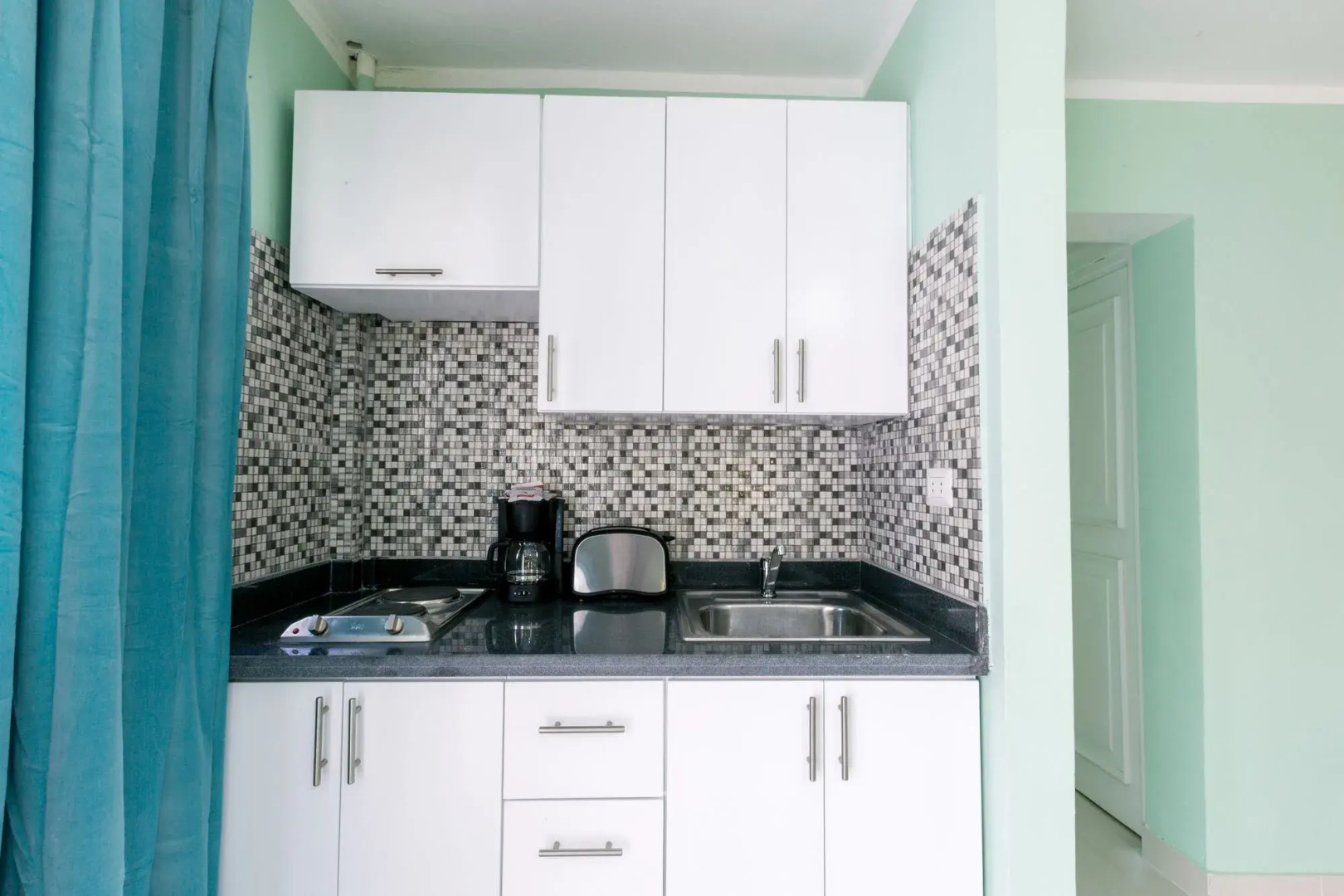 Tropicana Suites Deluxe Beach Club & Pool