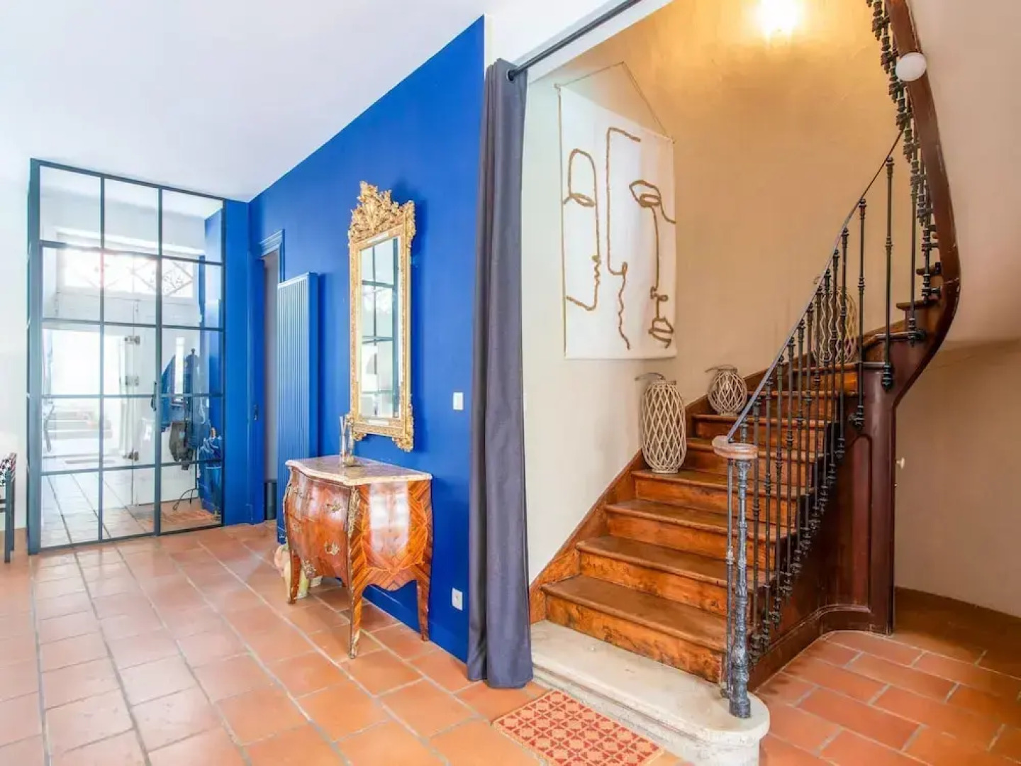 Mansion With Swimming Pool