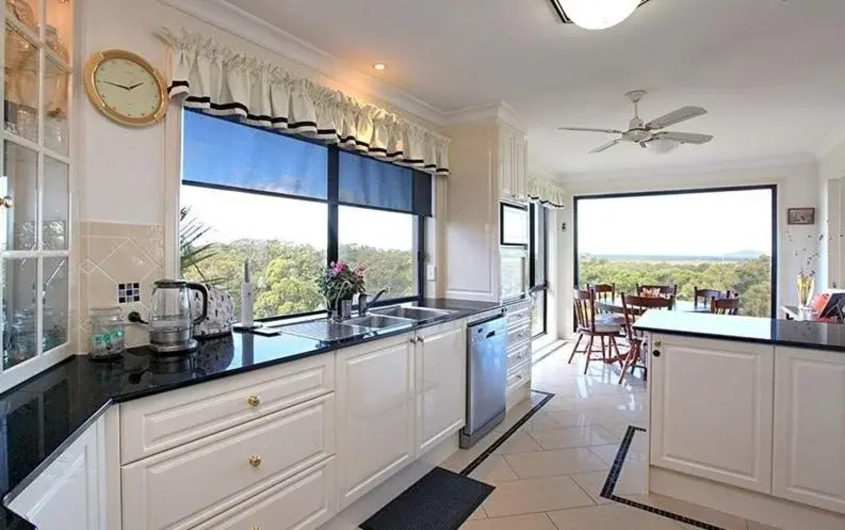 Cape View Manor Bed & Breakfast