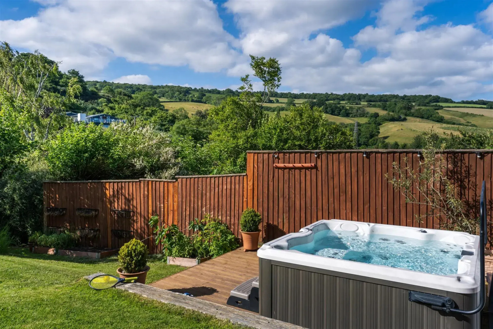 Haldon View - Characterful Cottage Boasts Stunning Countryside Views and hot tub