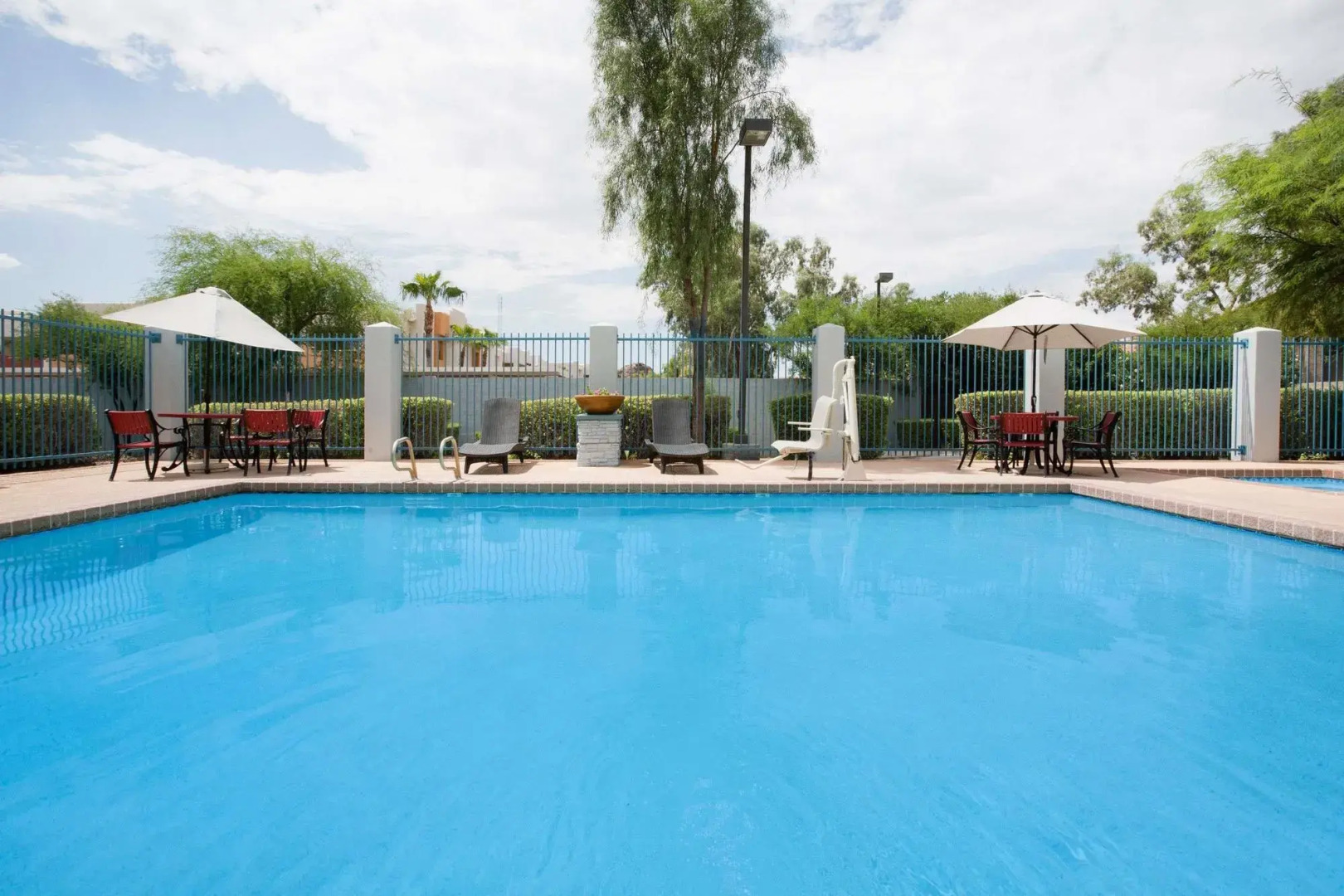 Comfort Inn & Suites Tempe Phoenix Sky Harbor Airport