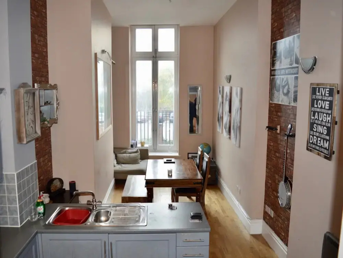 2 Bedroom Apartment 10mins From Central Manchester