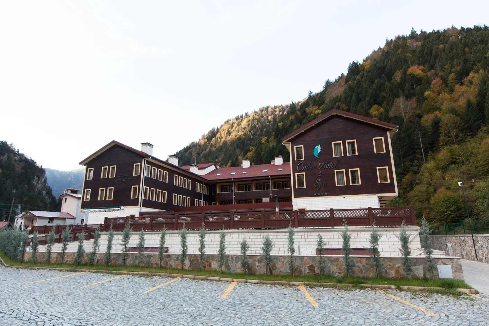 Flora Uzungol Resort Hotel