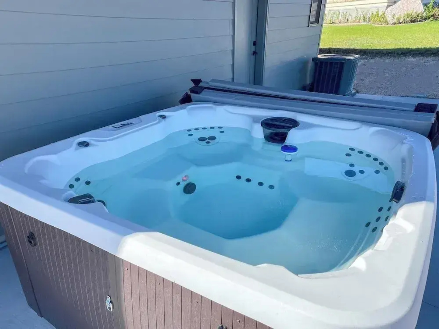 Luxury Lakeview 3 Bedroom Home