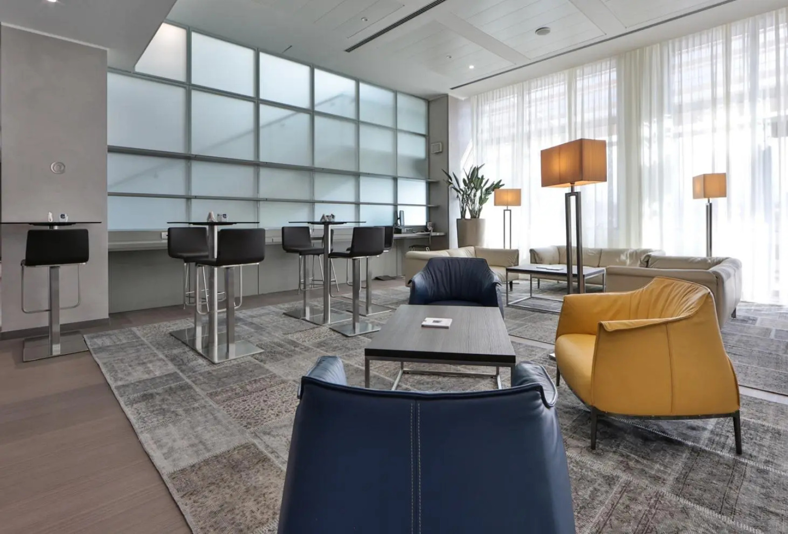 Отель Unahotels San Vitale Bologna