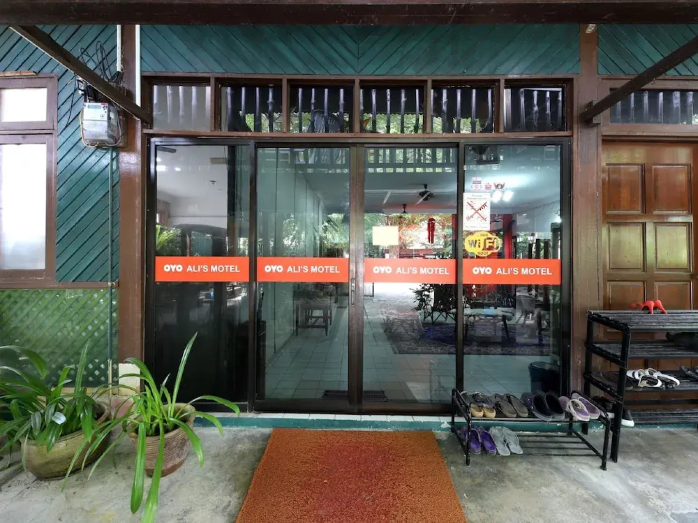 OYO 1093 Ali's Motel