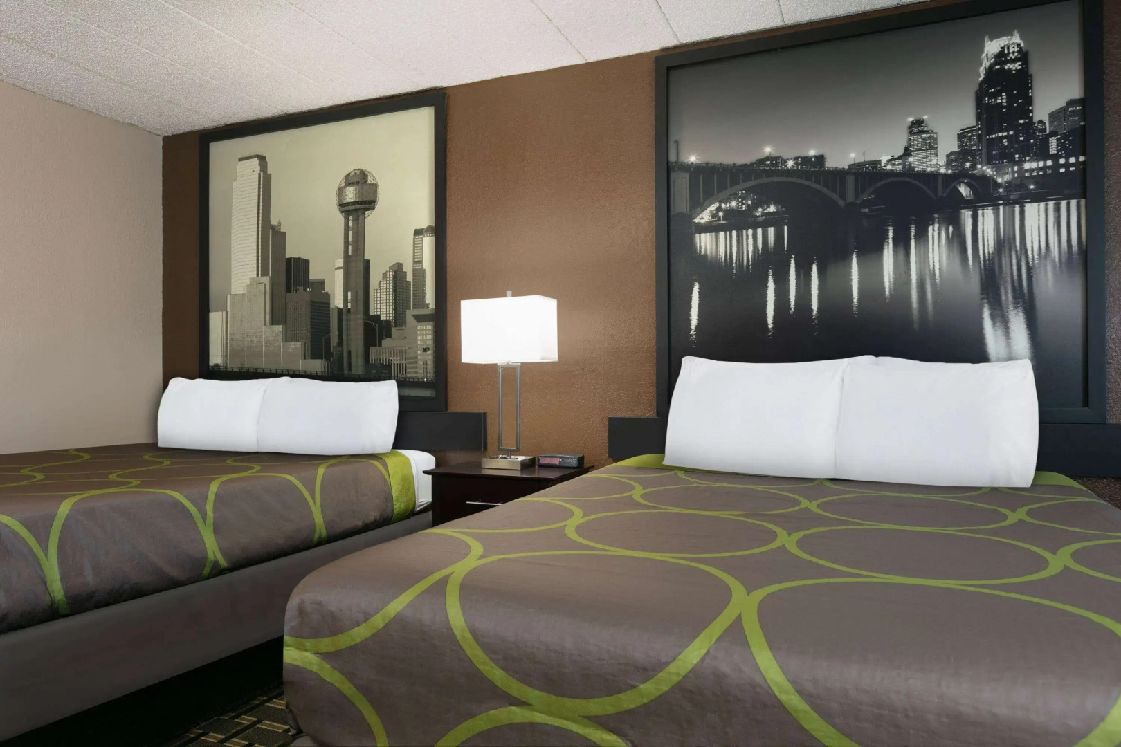 Super 8 by Wyndham Grand Prairie North