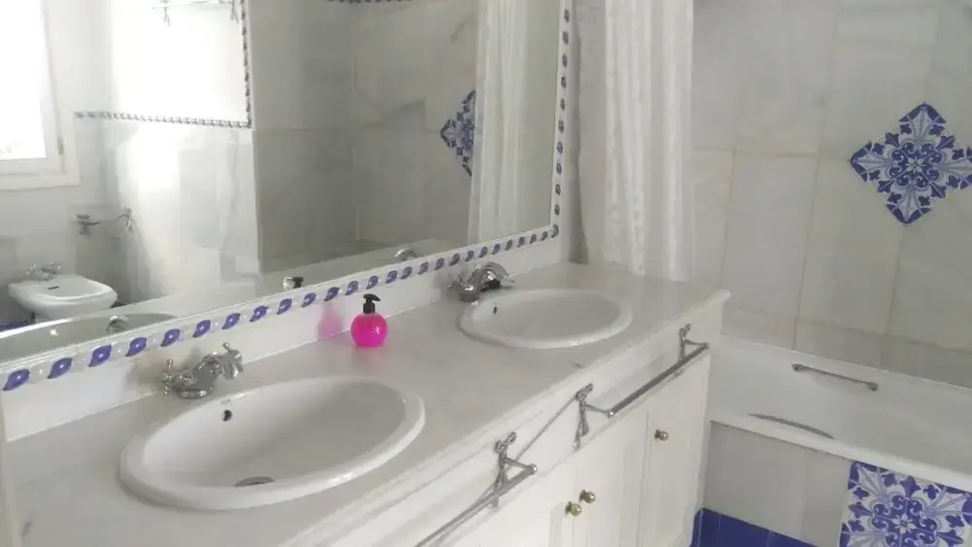 Spacious Family Benahavis Retreat